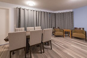 One Bedroom Suite with BBQ & huge Patio