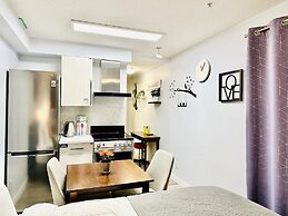 One Studio with BBQ & a Huge Patio