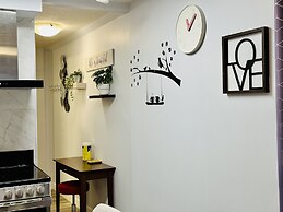 One Studio with BBQ & a Huge Patio