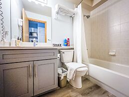 One Studio with BBQ & a Huge Patio