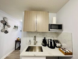 One Studio with BBQ & a Huge Patio