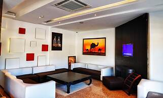 Johny International Hotel