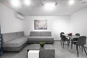 Consul Apartment Nilie Hospitality MGMT