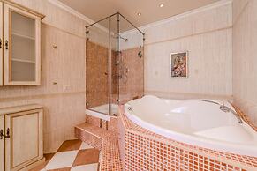 Penthouse Voykovskaya. 2 levels. 6 rooms. 330 sqm