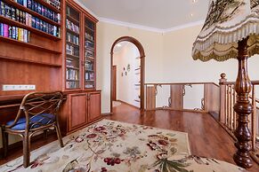 Penthouse Voykovskaya. 2 levels. 6 rooms. 330 sqm