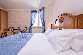 Penthouse Voykovskaya. 2 levels. 6 rooms. 330 sqm