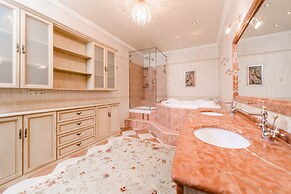 Penthouse Voykovskaya. 2 levels. 6 rooms. 330 sqm