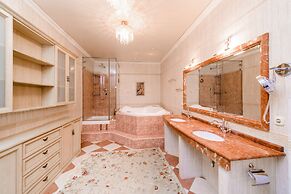 Penthouse Voykovskaya. 2 levels. 6 rooms. 330 sqm