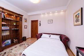 Penthouse Voykovskaya. 2 levels. 6 rooms. 330 sqm