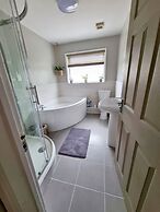 Property 5 Minutes Walk From Trearddur Bay Beach