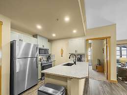Luxury Remodeled Passage Point Condo - Short Walk to Lifts - Incredibl