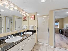 Yacht Club S #1-1005 3 Bedroom Condo by RedAwning