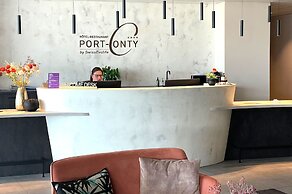 Hôtel Restaurant Port-Conty