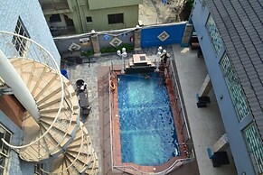 Valley Front View Hotel