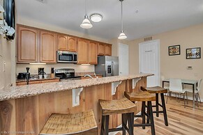 Polished, Luxurious Condo in Vista Cay, Near Themed Parks! #4vc206