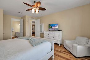 Polished, Luxurious Condo in Vista Cay, Near Themed Parks! #4vc206