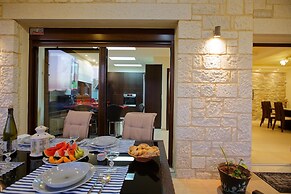 Beatiful Villa in Gouves, Sea Views, Crete