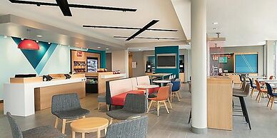 Avid Hotels Lexington - Hamburg Area by IHG