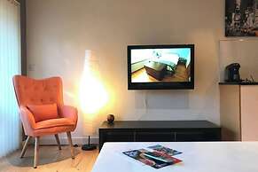 Apartment-sleeps4-balcony-parking-petsok