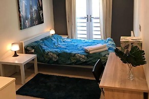 Apartment-sleeps4-balcony-parking-petsok