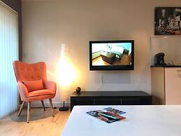 THE Sawmill Glossy Sleek Peaceful City Centre Oran