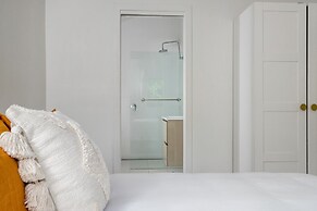 Your Luxury Escape - Little Farm Cottage 1