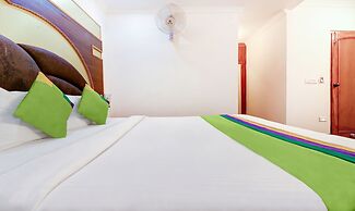 Treebo Calista, Patel Nagar