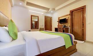 Treebo Calista, Patel Nagar