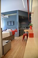 CentraL44 OMG CasuaL Suite