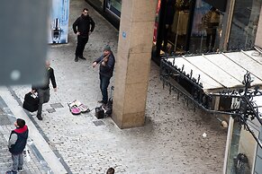 CentraL44 OMG CasuaL Suite