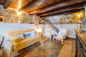 Best Located in Alghero old Town Steps to sea Attic Emerald