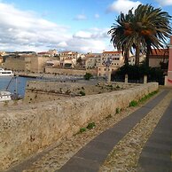 Best Located in Alghero old Town Steps to sea Attic Emerald