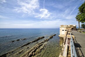 Best Located in Alghero old Town Steps to sea Attic Emerald