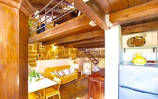 Best Located in Alghero old Town Steps to sea Attic Emerald