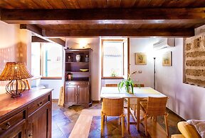 Best Located in Alghero old Town Steps to sea Attic Emerald