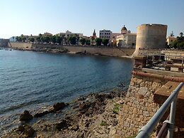 Best Located in Alghero old Town Steps to sea Attic Emerald