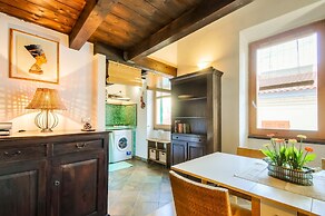 Best Located in Alghero old Town Steps to sea Attic Emerald