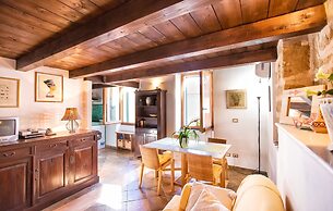 Best Located in Alghero old Town Steps to sea Attic Emerald