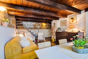 Best Located in Alghero old Town Steps to sea Attic Emerald