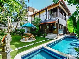 3 Bedroom Authentic Villa In Canggu