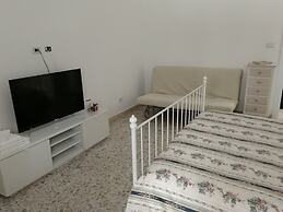 Triple Room With Private Bath 10 Min From Tiburtina Station