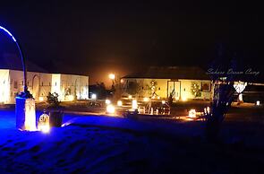 Room-sleeping in a Luxury Tent in Merzou