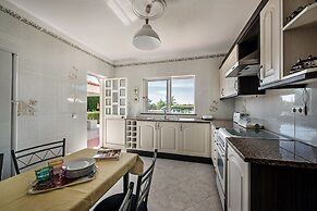 Villa Cadre - 5BR w Private Pool & Snooker Table