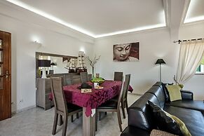 Villa Cadre - 5BR w Private Pool & Snooker Table