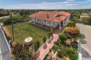 Villa Cadre - 5BR w Private Pool & Snooker Table