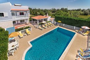 Villa Cadre - 5BR w Private Pool & Snooker Table