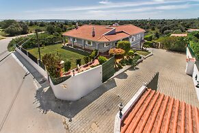 Villa Cadre - 5BR w Private Pool & Snooker Table