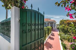 Villa Cadre - 5BR w Private Pool & Snooker Table