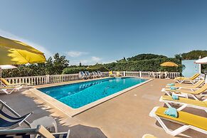 Villa Cadre - 5BR w Private Pool & Snooker Table