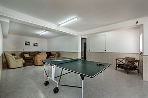 Villa Cadre - 5BR w Private Pool & Snooker Table